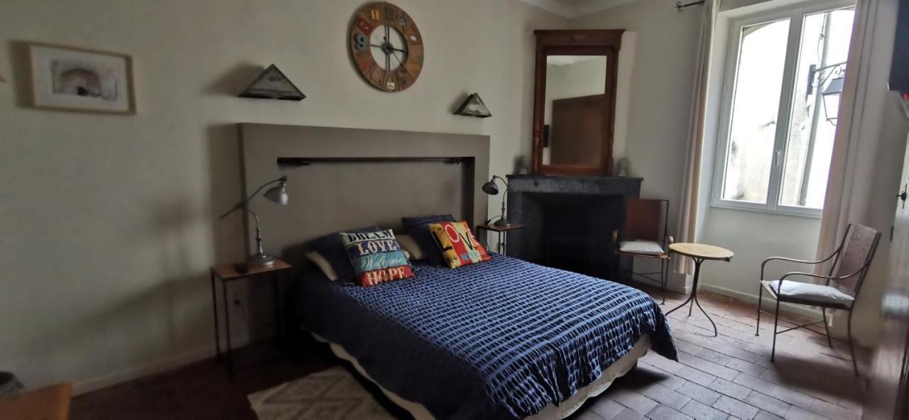 Saint-Saturnin-de-Lucian Le Mimosa Bed & Breakfast エクステリア 写真